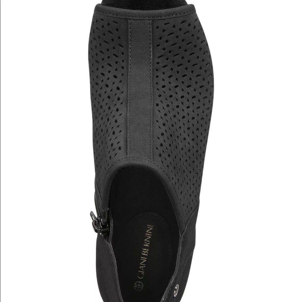 Shoes - Picture 4 of 7